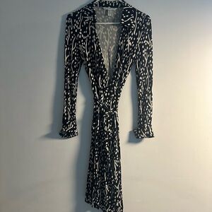 Diane Von Furstenberg Black and White Abstract Print Dress